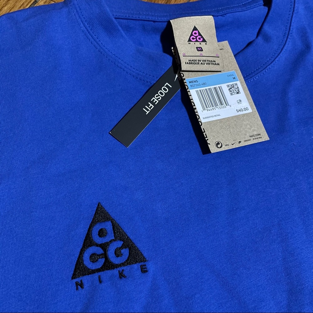 Brand new Nike ACG tee shirt - Picture 2 of 4